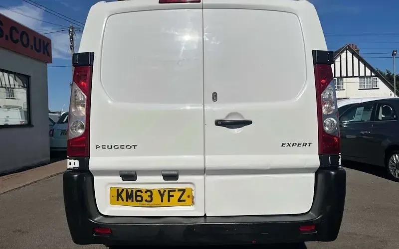 Used Peugeot Expert 128 HP (94 kW) 2013 White Van