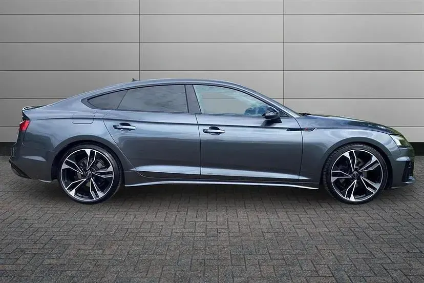 Używany Audi A5 Black Edition 150 KM (110 kW) 2023 Szary Coupe