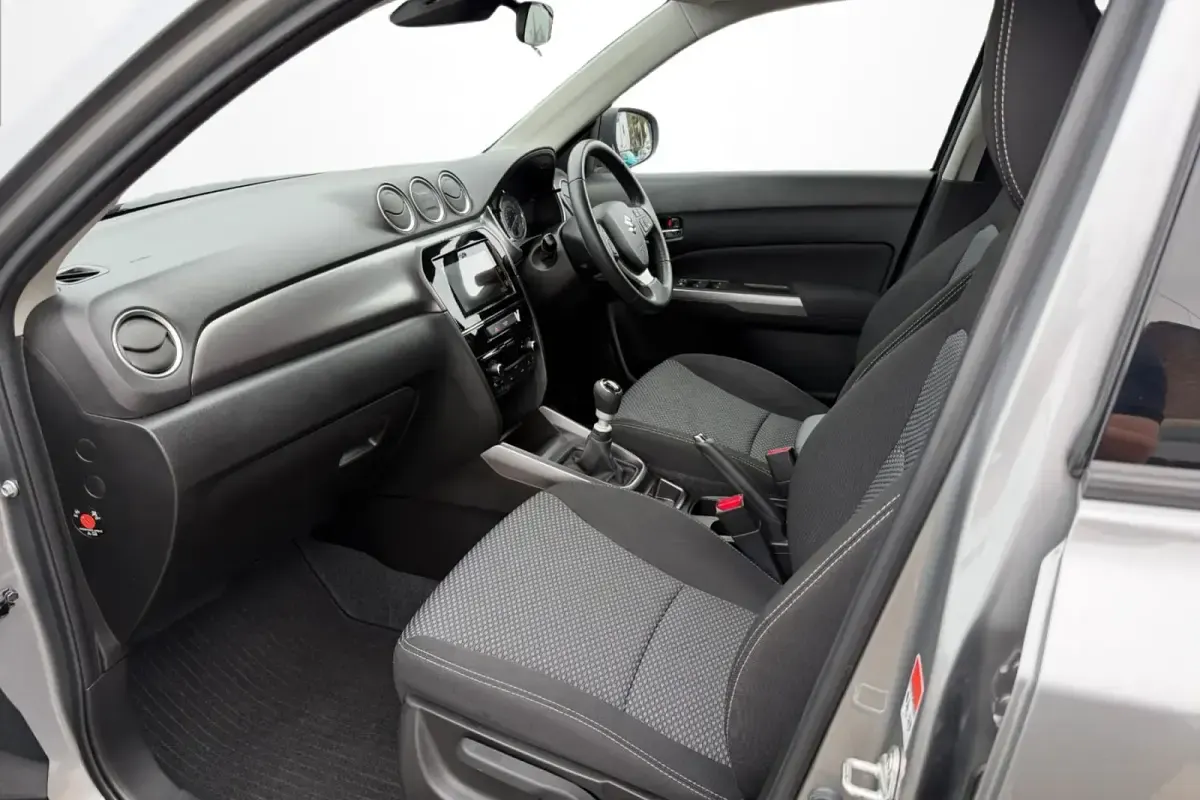 Używany Suzuki Vitara SZ-T 2023 Szary SUV