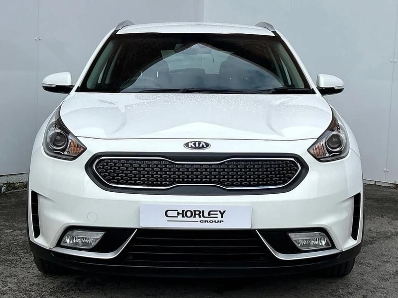 Used Kia Niro 139 HP (102 kW) 2017 White SUV