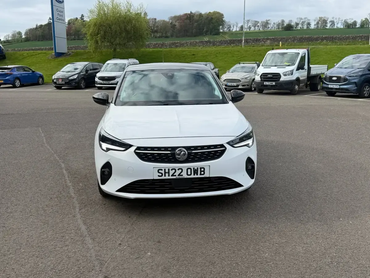 Używany Vauxhall Corsa Edition 75 KM (55 kW) 2022 Biały Hatchback