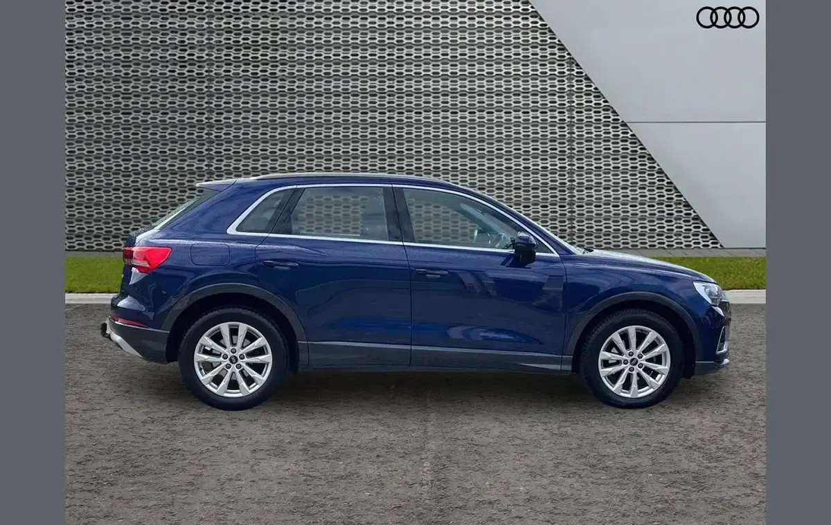 Used Audi Q3 Sport 150 HP (110 kW) 2024 Blue SUV