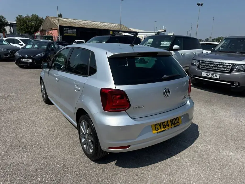 Used VW Polo Design 90 HP (66 kW) 2014 Silver Hatchback