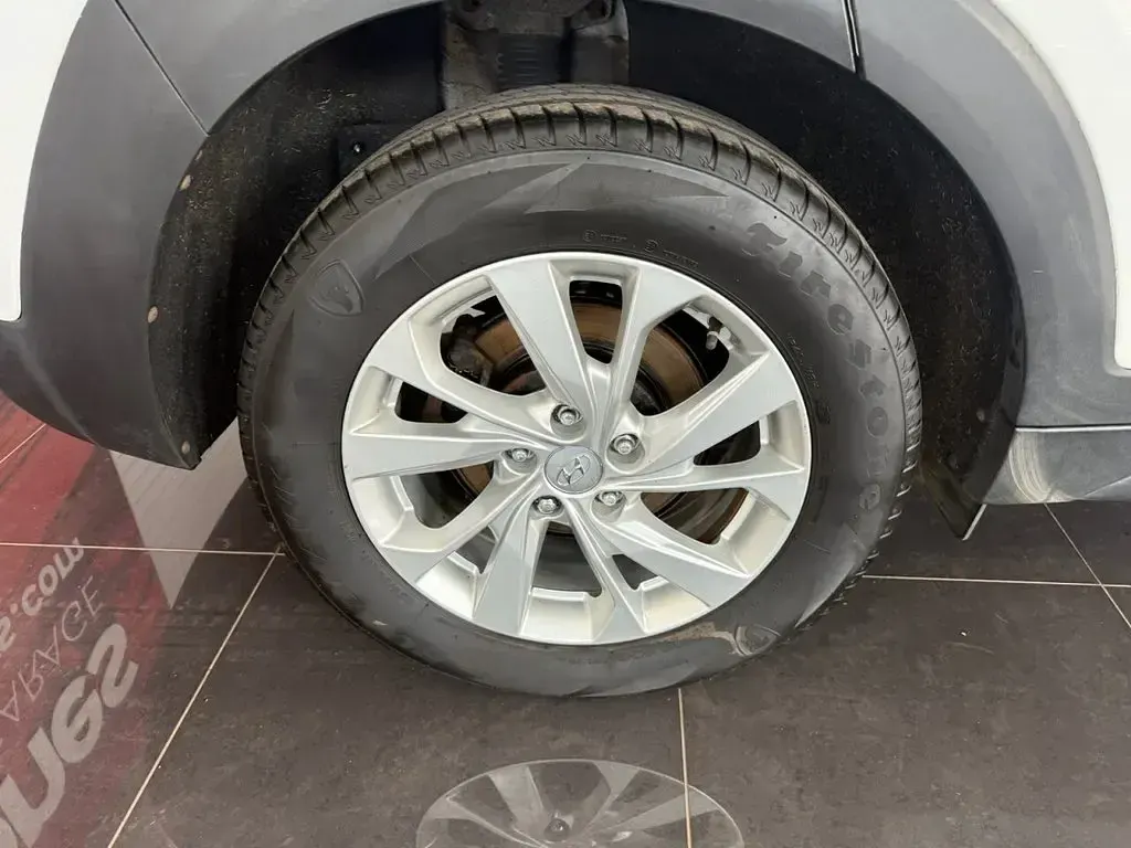 Used Hyundai Tucson SE 132 HP (97 kW) 2019 White SUV