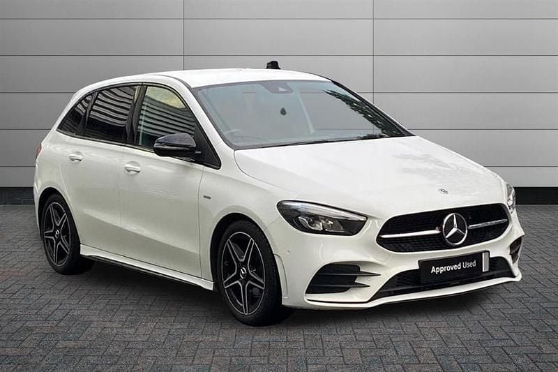 Digital white Used 2022 Mercedes B200 Executive MPV | £18,995 (Fair price) - Image 1/4