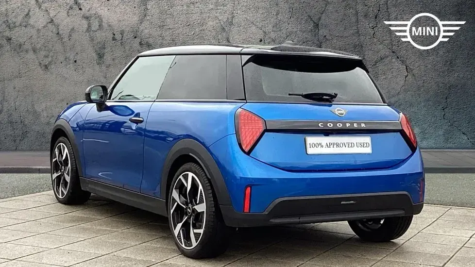 Used Mini Cooper Hatch 113 kW (154 HP) 2026 Blue Hatchback