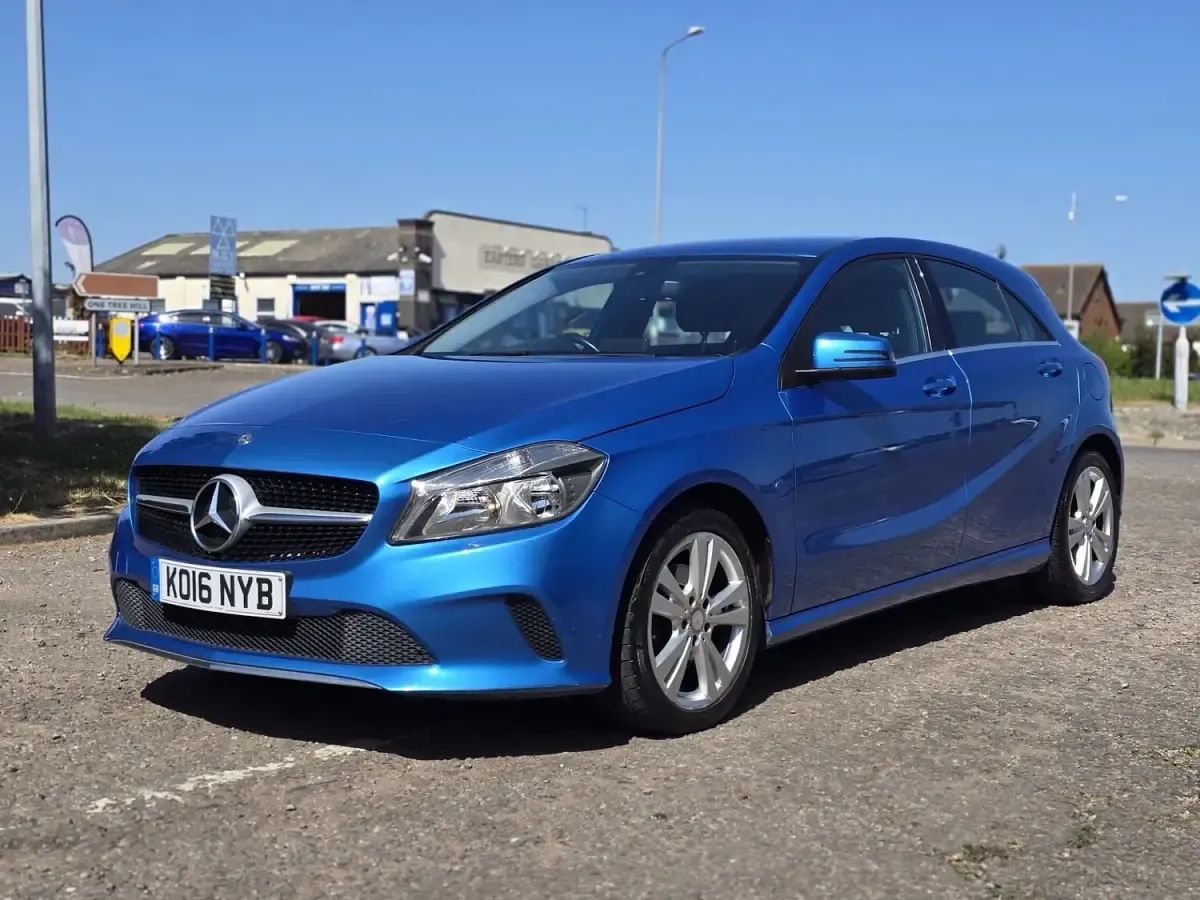 Used Mercedes A180 2016 Blue Hatchback