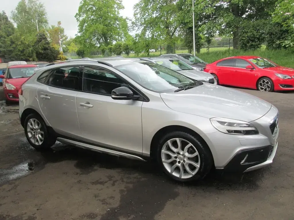 Used Volvo V40 Pro 152 HP (111 kW) 2016 Silver Hatchback