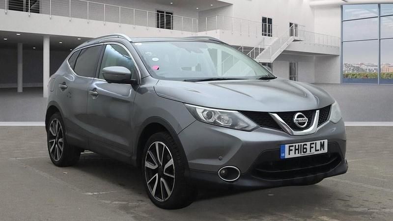 Used Nissan Qashqai Tekna 2016 Gunmetal grey SUV