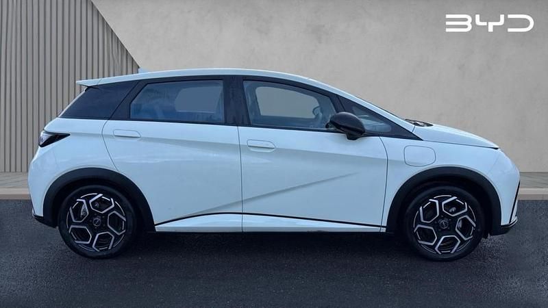 Used BYD Dolphin Comfort 150 kW (204 HP) 2025 Solid  cream white Hatchback