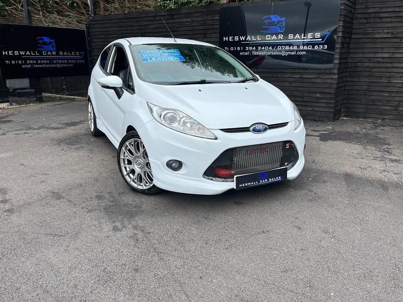 White Used 2010 Ford Fiesta Zetec Hatchback | £3,995 (A bit pricey) - Image 1/4