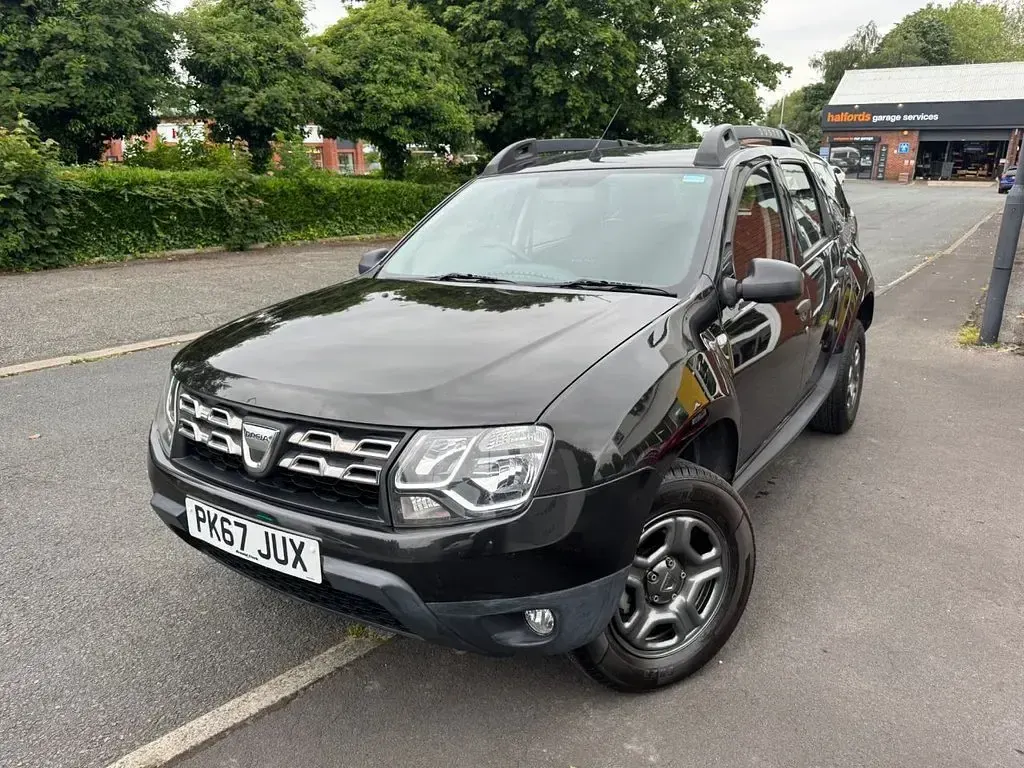 Used Dacia Duster Ambiance 115 HP (84 kW) 2017 Black SUV