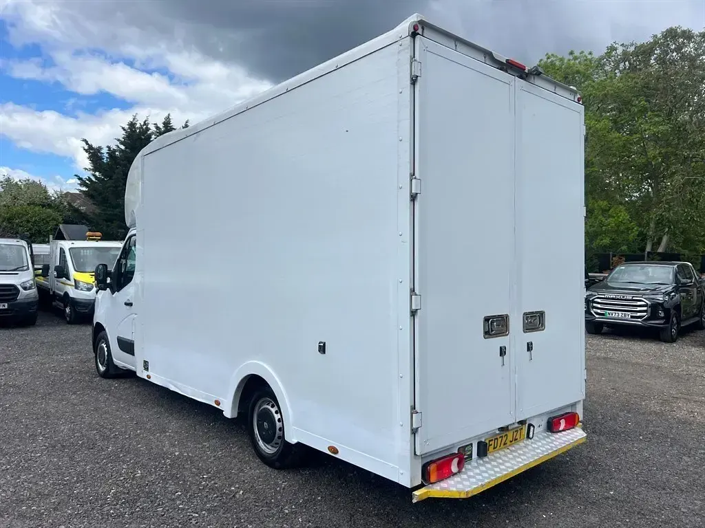 Gebraucht Renault Master 143 PS (105 kW) 2023 Weiß Van / Kleinbus