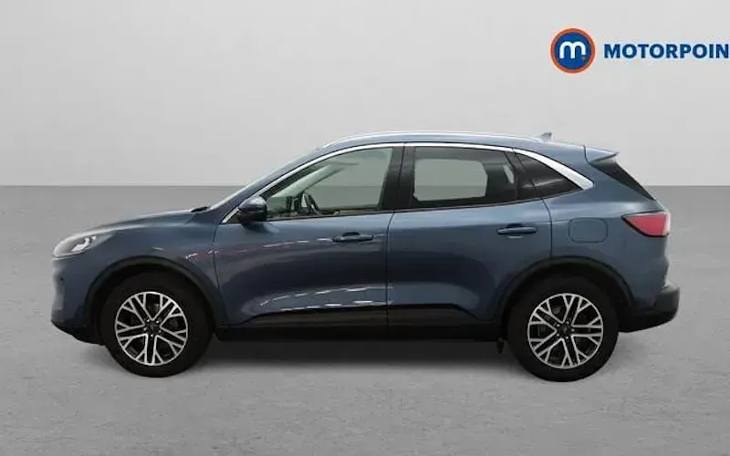 Używany Ford Kuga Titanium 150 KM (110 kW) 2021 Niebieski SUV