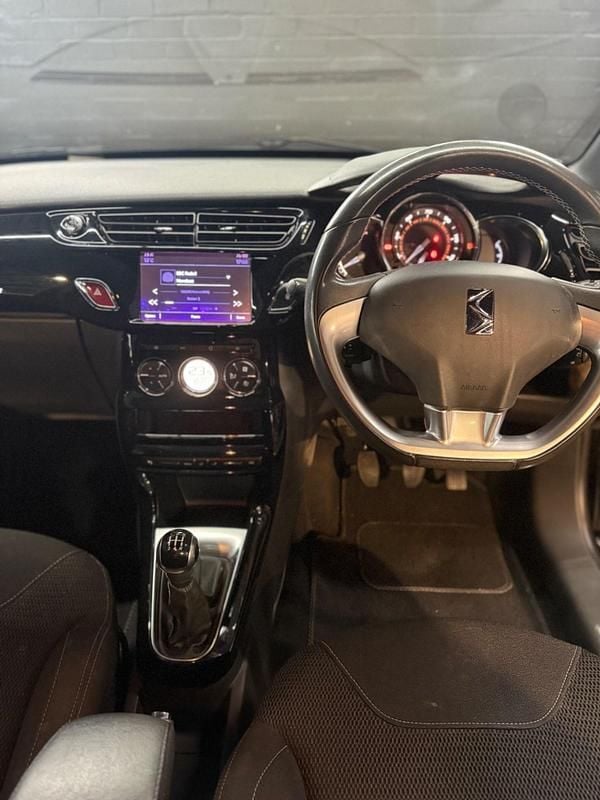 Used DS Automobiles DS3 Connected Chic 2018 Black Hatchback