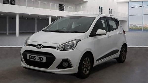 Used Hyundai i10 Premium 87 HP (63 kW) 2015 White Hatchback