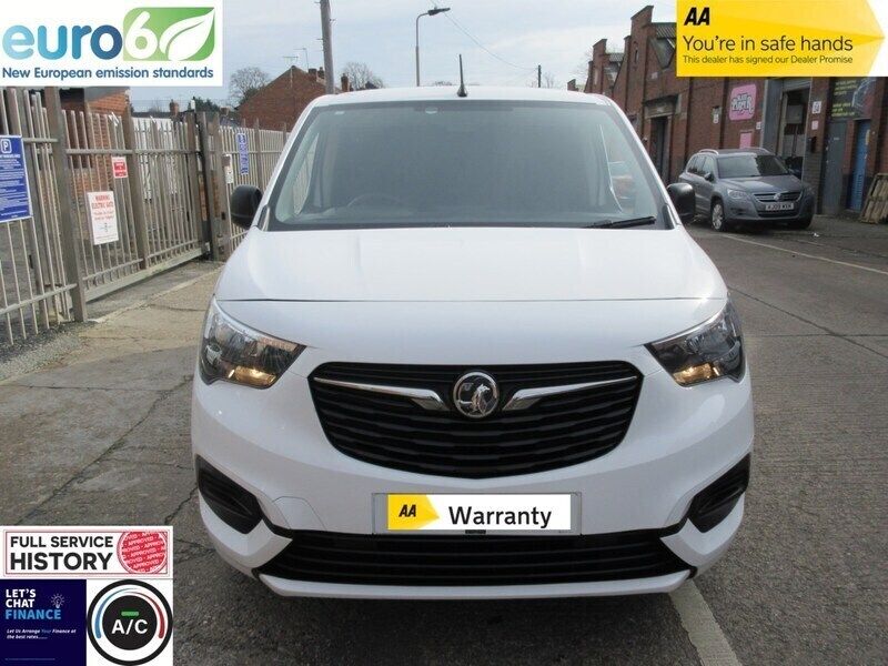 White Used 2020 Vauxhall Combo Sportive MPV | £7,999 (Fair price) - Image 1/4