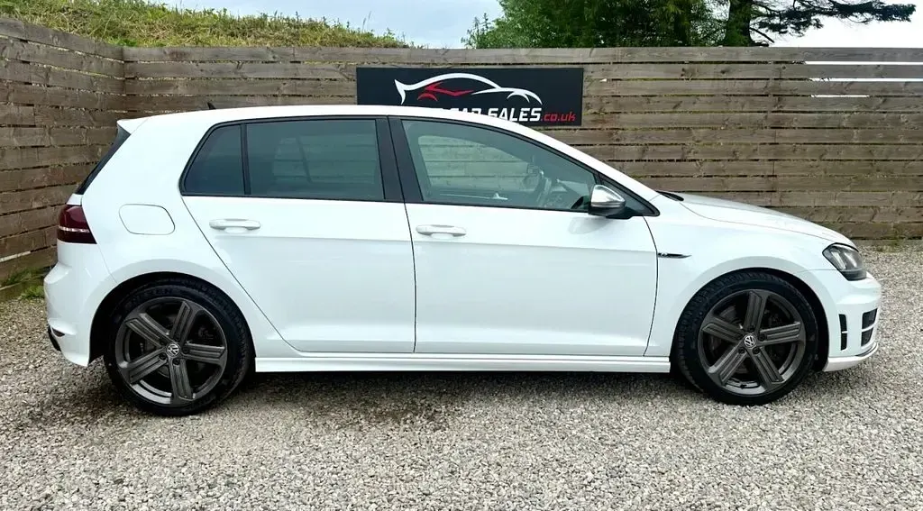 Used VW Golf VII R 310 HP (228 kW) 2016 White Hatchback