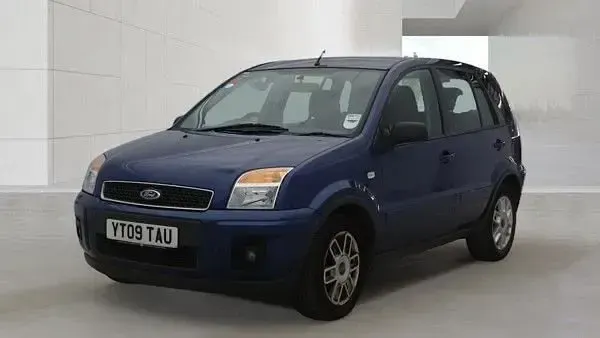 Used Ford Fusion Zetec 80 HP (58 kW) 2009 Blue Hatchback