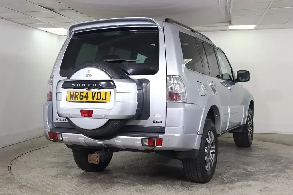 Used Mitsubishi Shogun 197 HP (144 kW) 2014 Silver SUV