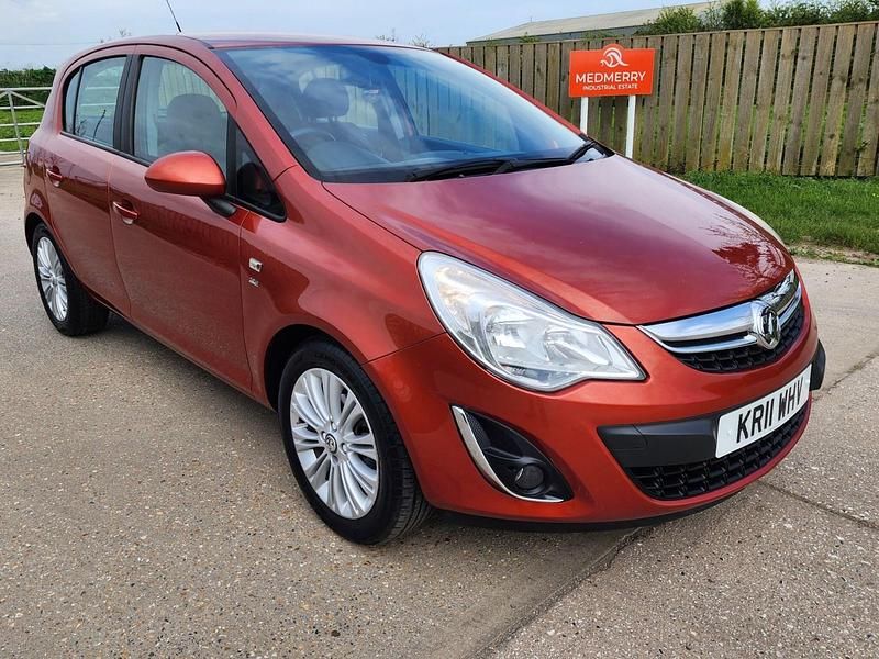 Used Vauxhall Corsa 90 HP (66 kW) 2011 Orange Hatchback
