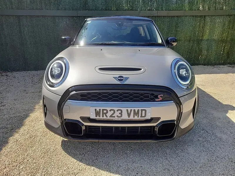 Used Mini Cooper S Classic 176 HP (129 kW) 2023 Silver Hatchback