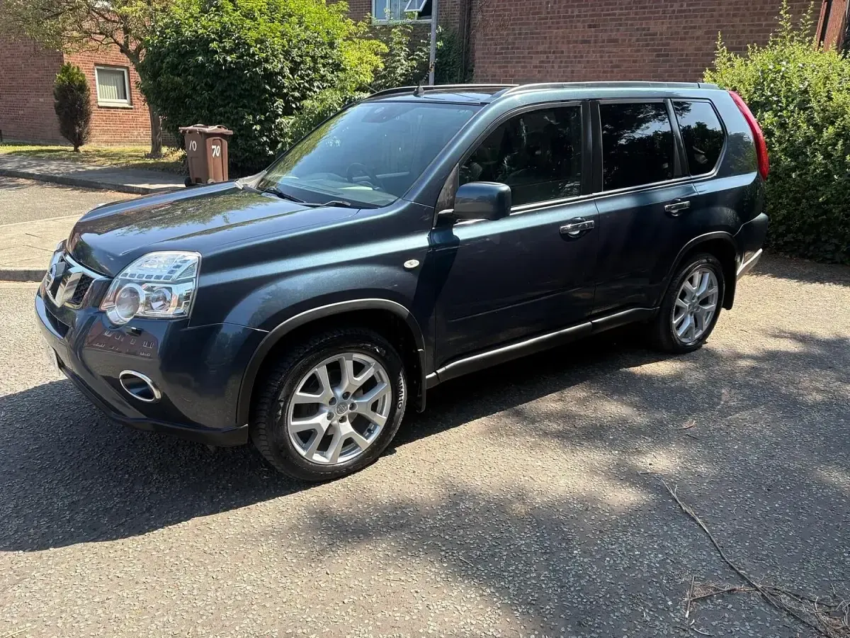 Used Nissan X-Trail Tekna 173 HP (127 kW) 2014 Blue SUV