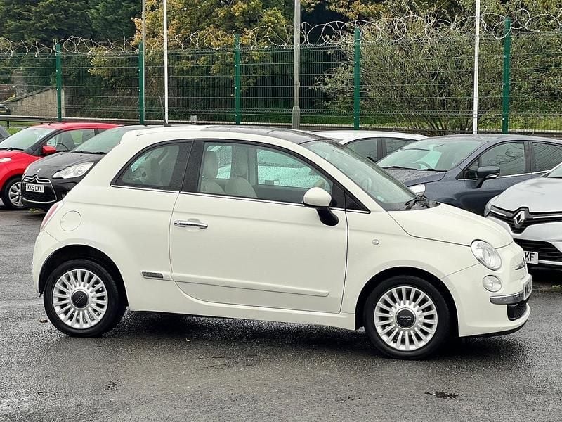 Used Fiat 500 Lounge 85 HP (62 kW) 2013 White Hatchback