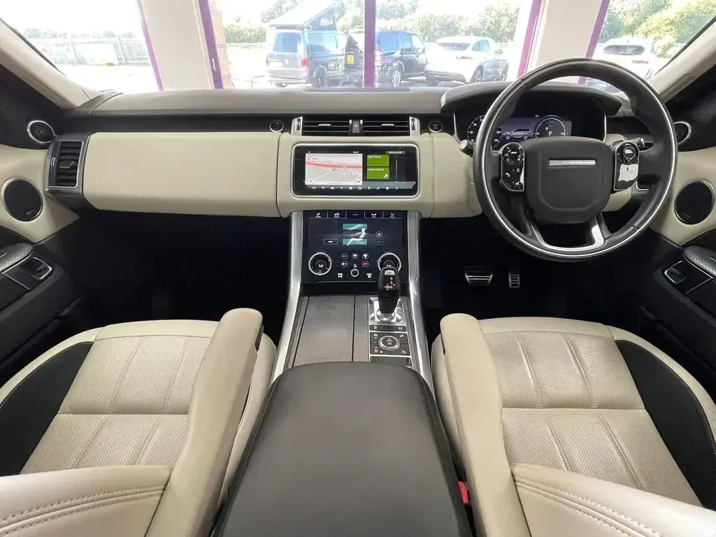 Used Land Rover Range Rover Dynamic 404 HP (297 kW) 2020 White SUV