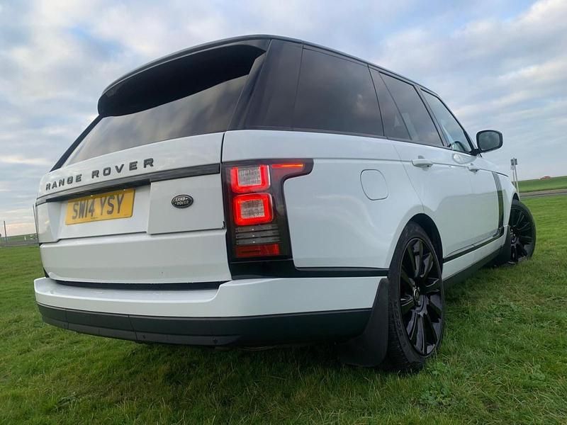 Used Land Rover Range Rover Vogue 258 HP (189 kW) 2014 White SUV