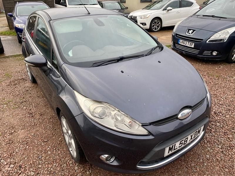 Usado Ford Fiesta Titanium 2008 Cinzento Citadino