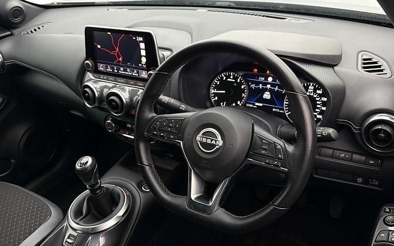 Used Nissan Juke N-Connecta 114 HP (83 kW) 2023 Grey SUV