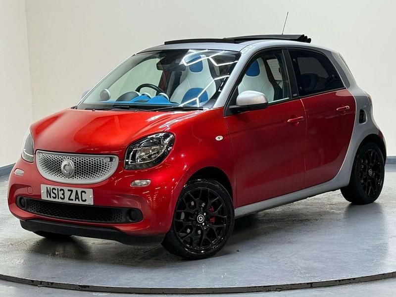 Used Smart ForFour Premium 90 HP (66 kW) 2015 Red Hatchback