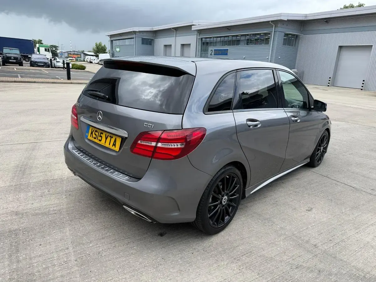 Used Mercedes B200 AMG Line Premium Plus 2015 Grey Hatchback