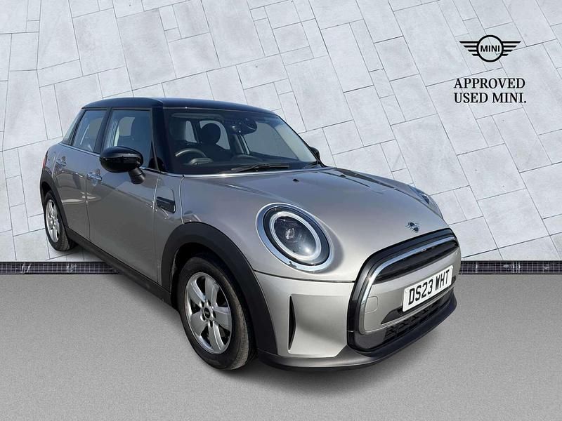 Used Mini Cooper Classic 134 HP (98 kW) 2023 Silver Hatchback