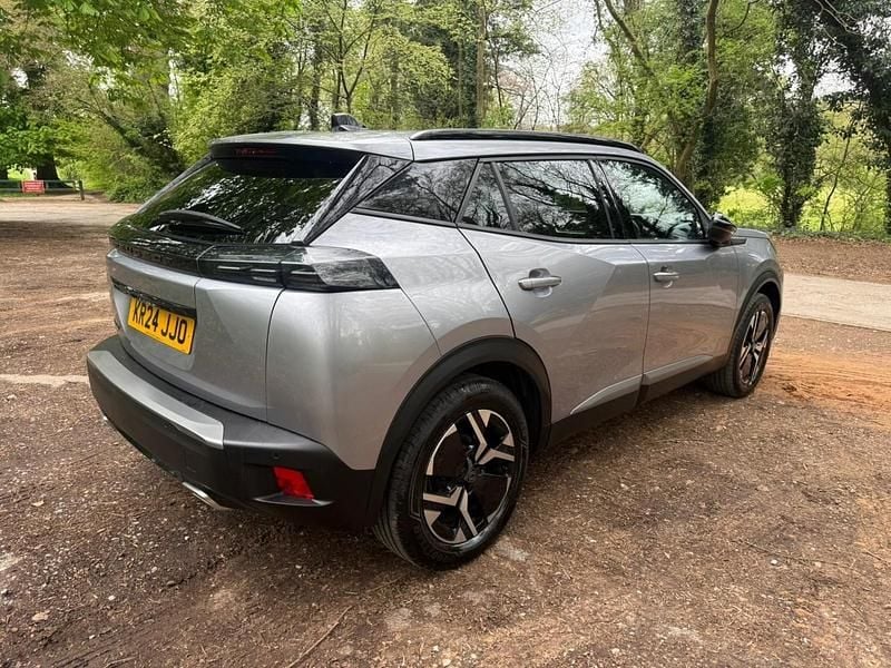 Begagnad Peugeot 2008 Allure 2024 Grå SUV