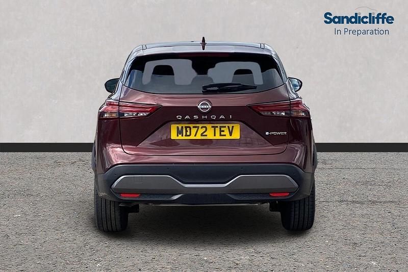 Used Nissan Qashqai N-Connecta 190 HP (139 kW) 2022 Red SUV