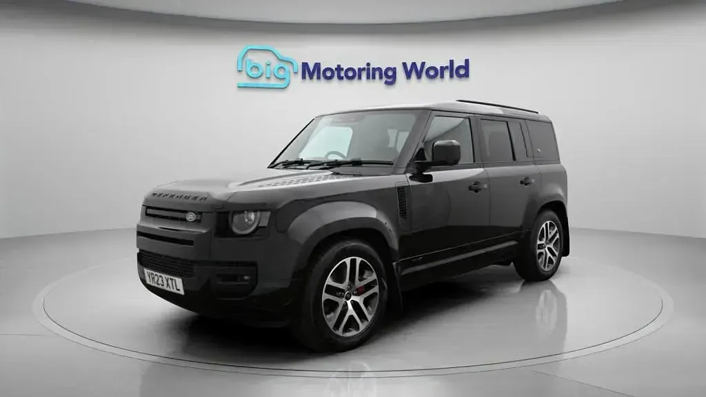 Used Land Rover Defender S 400 HP (294 kW) 2023 Black SUV