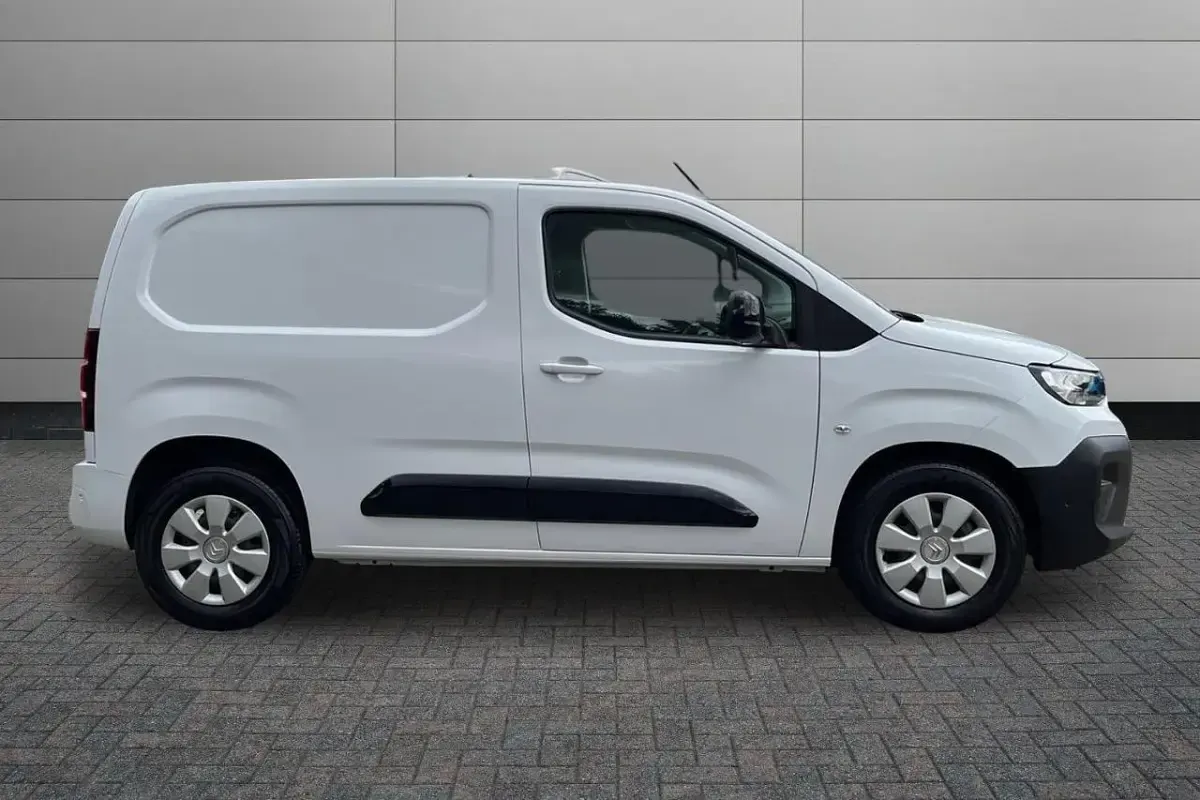 Used Citroën Berlingo 98 kW (134 HP) 2024 White MPV