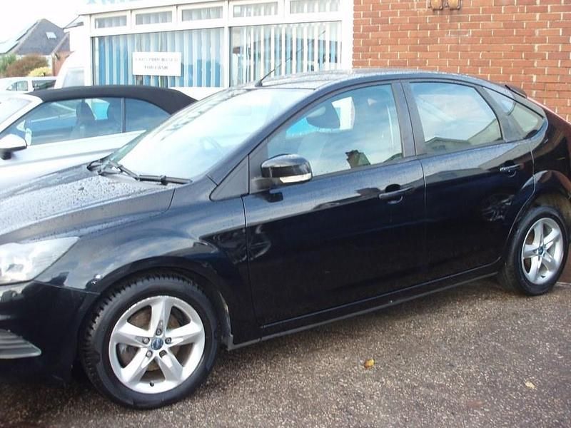 Used Ford Focus Zetec 110 HP (80 kW) 2010 Black Hatchback