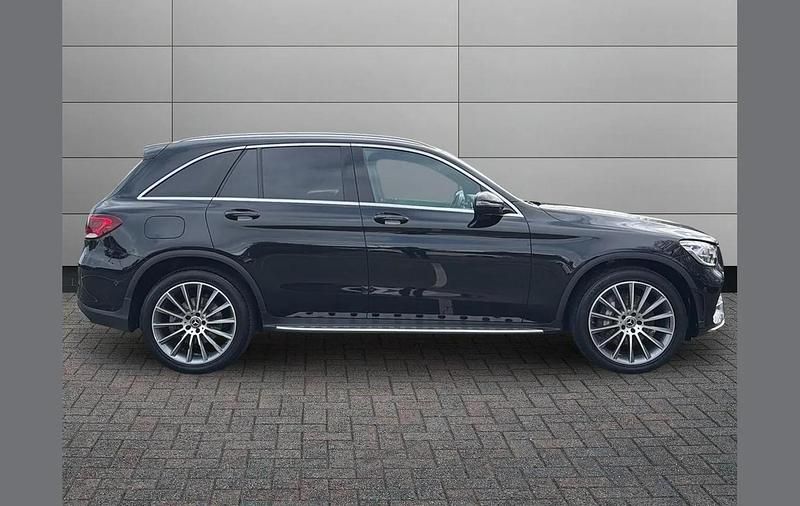 Used Mercedes GLC220 AMG Line Premium 194 HP (142 kW) 2022 Black SUV