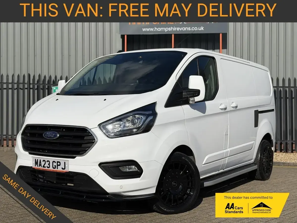 Used Ford Transit Custom Limited 130 HP (95 kW) 2023 White Van