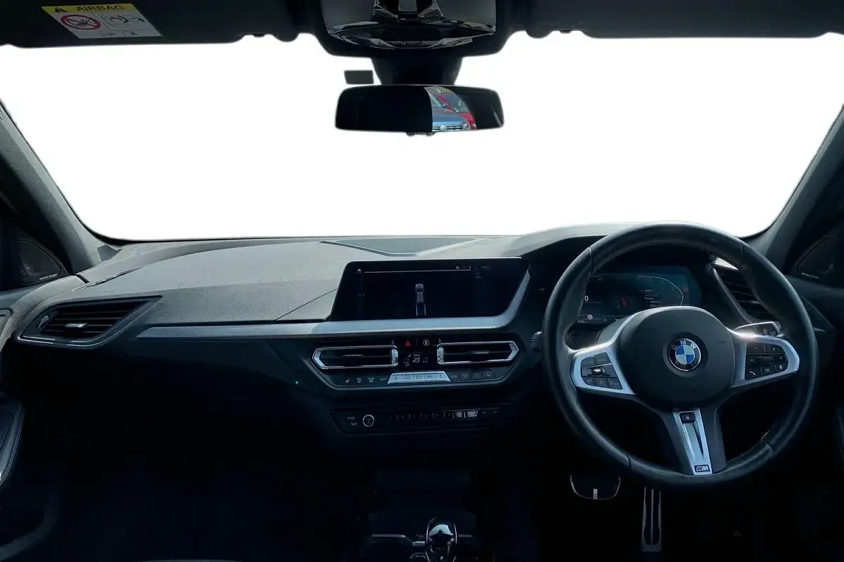 Used BMW 118 M Sport 136 HP (100 kW) 2024 Blue Hatchback