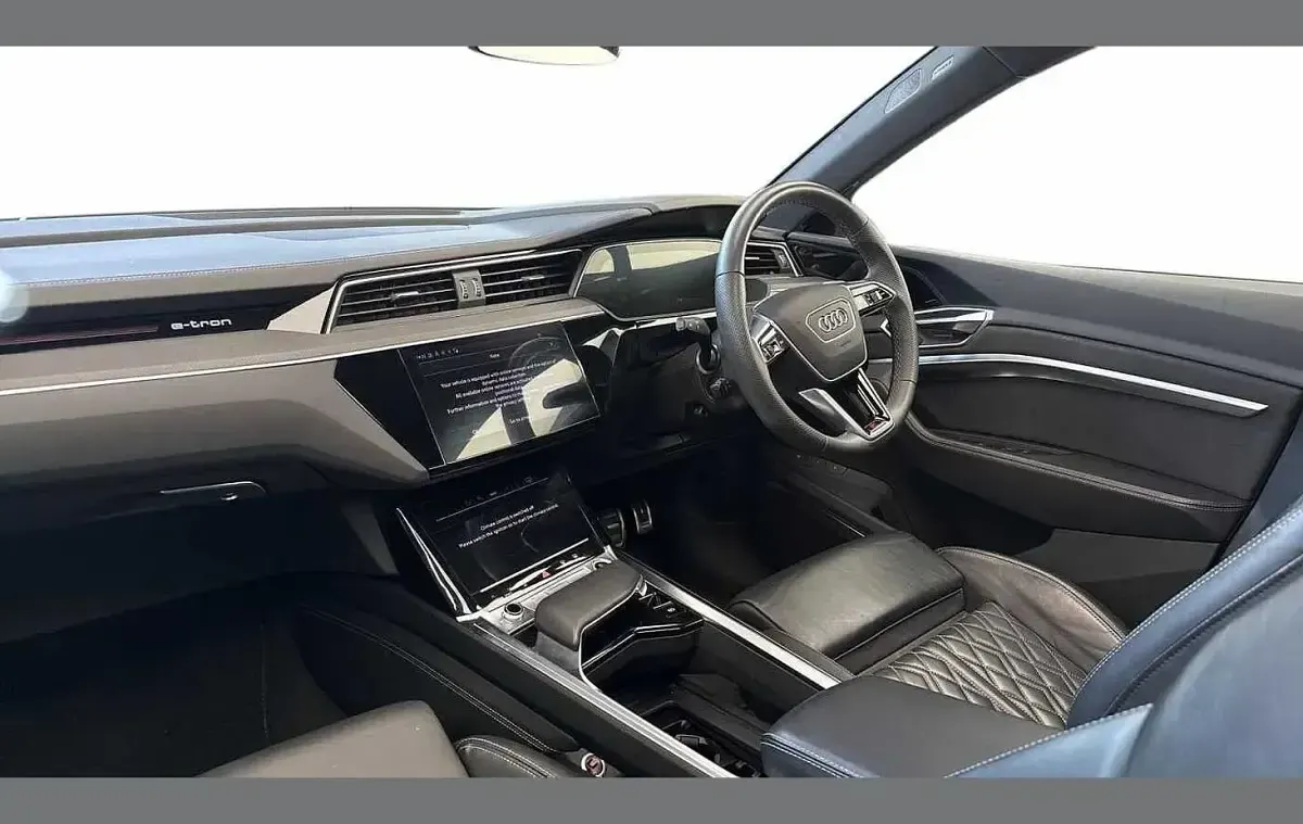 Used Audi Q8 e-tron Comfort 300 kW (408 HP) 2023 White SUV