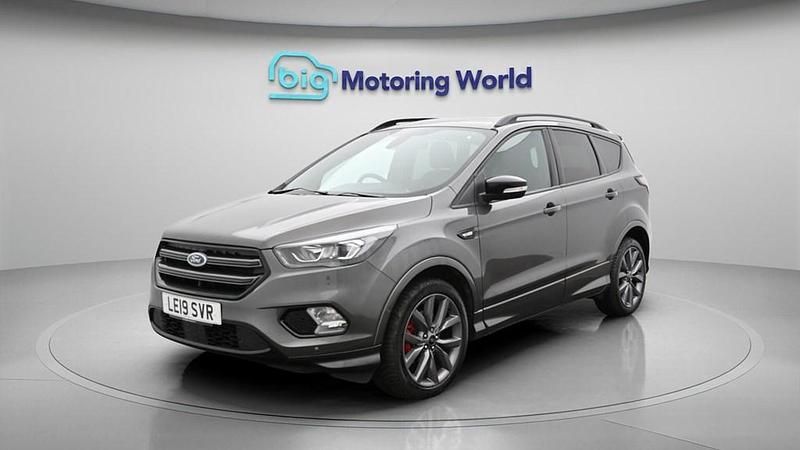 Usado Ford Kuga ST-Line 150 HP (110 kW) 2019 Cinzento SUV