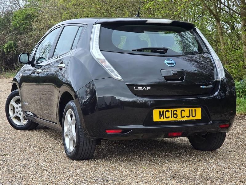 Used Nissan Leaf Acenta 80 kW (109 HP) 2016 Black Hatchback