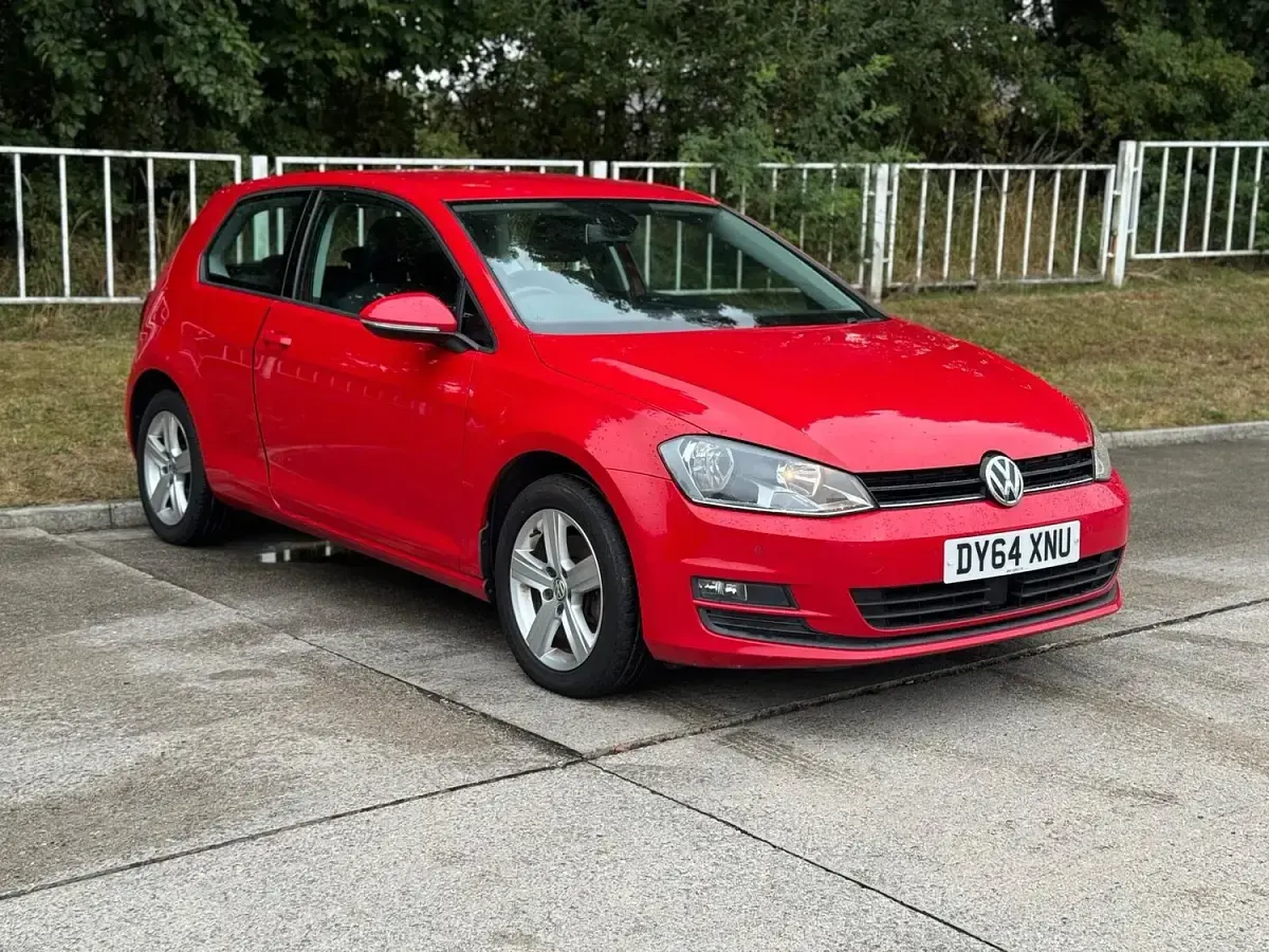 Used VW Golf VII Match 125 HP (91 kW) 2014 Red Hatchback