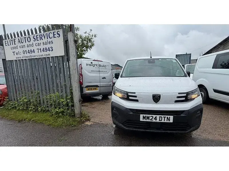 Used Peugeot Partner 131 HP (96 kW) 2024 White MPV