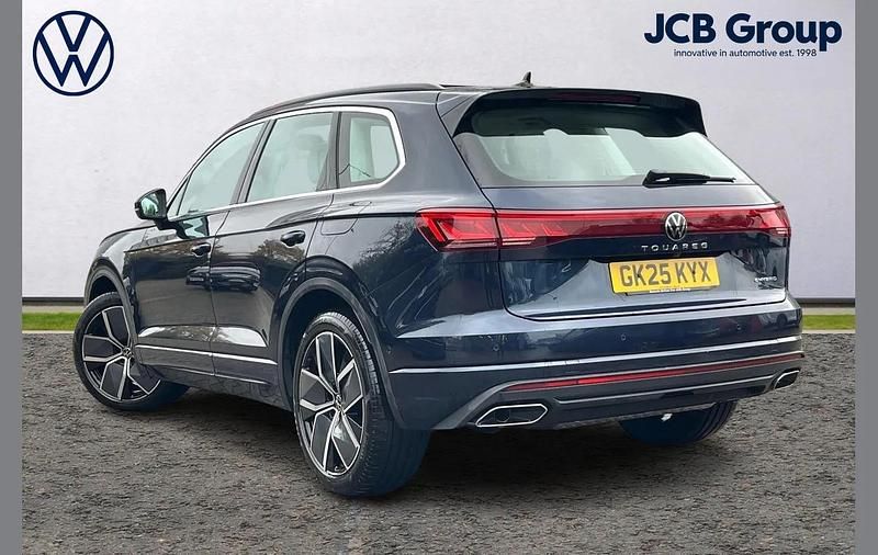 Used VW Touareg Elegance 381 HP (280 kW) 2025 Blue SUV