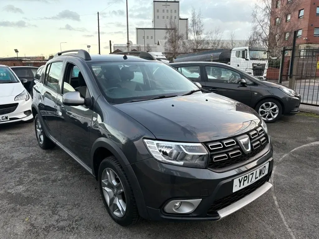 Used Dacia Sandero Lauréate 90 HP (66 kW) 2017 Grey Hatchback